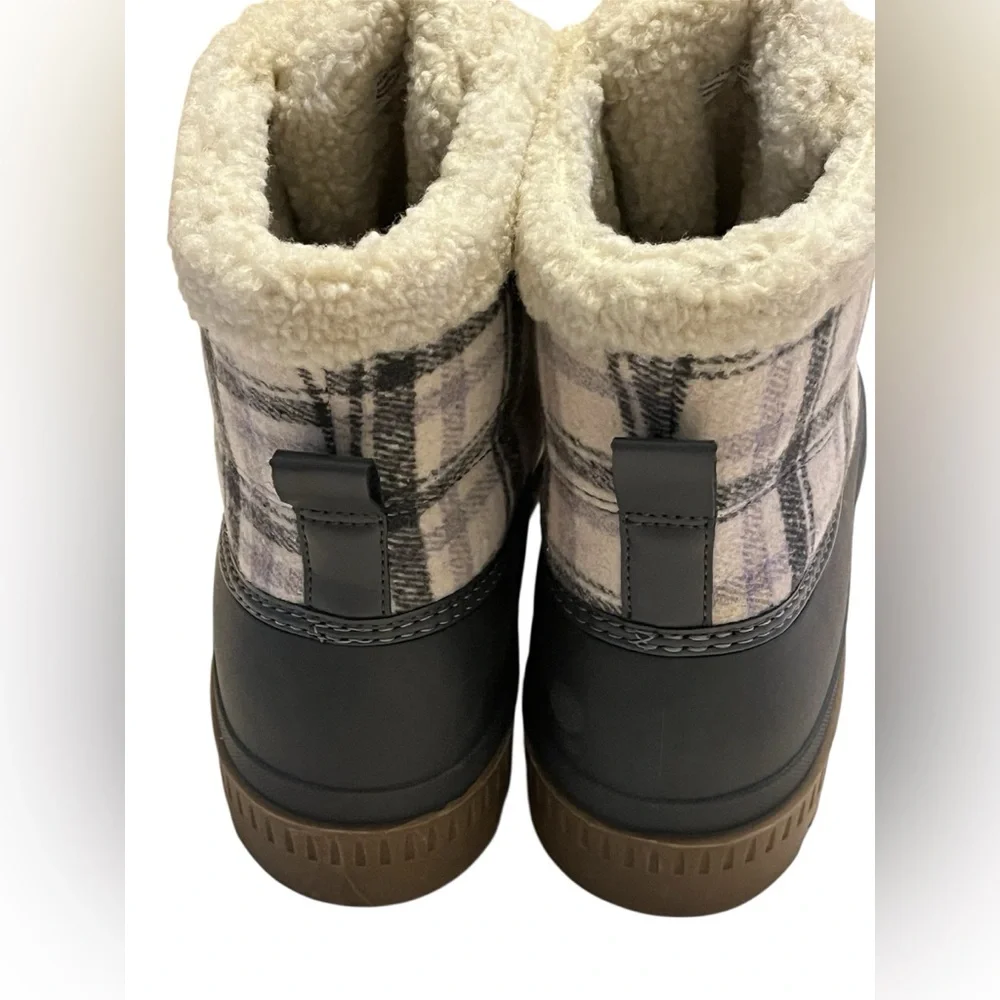 Ozark Trail Black and White Winter Boots